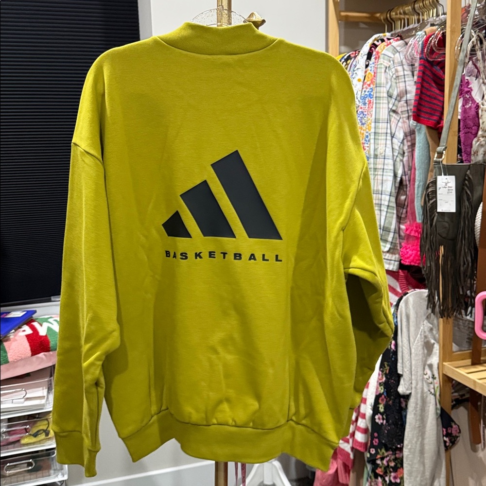 NWT Adidas Crew Neck Sweatshirt Basketball Unisex Pockets Medium - Picture 7 of 7